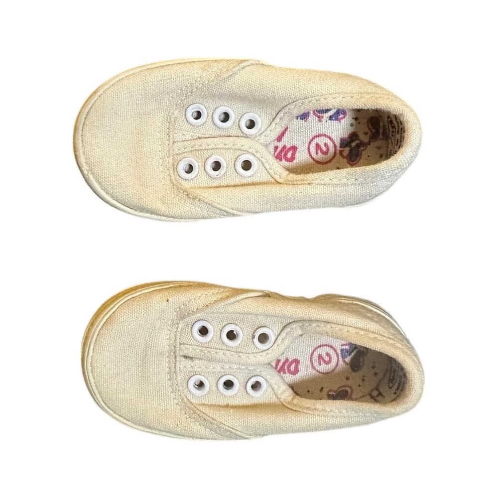 Girls Size 2 Dyna Kids Cream Slip-On Sneakers